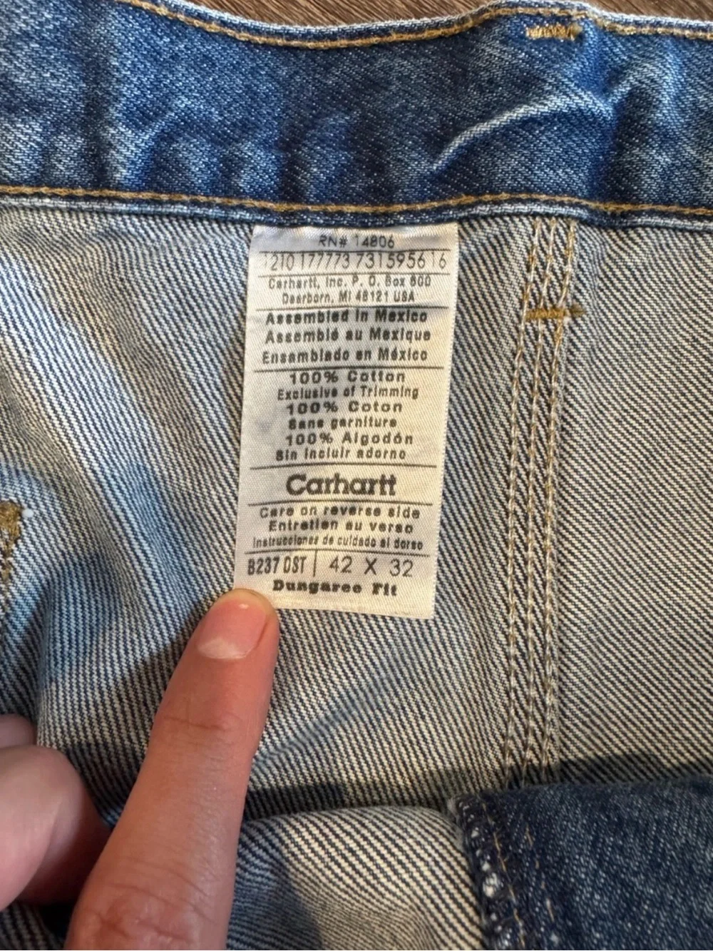 2 Carhartt Workwear Bundle (Jeans 42x30, Overalls 44x30)